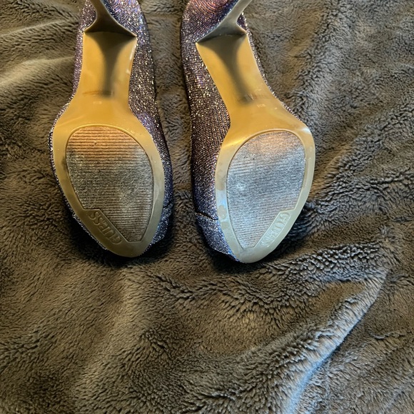 Guess women’s high platform heels - Picture 5 of 5
